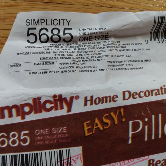 Vintage Pillows Sewing Pattern Throw Toss Cushions Simplicity 5685 UNCUT - Picture 6 of 9